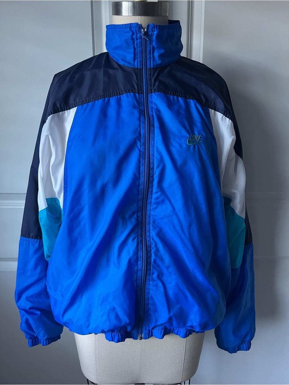 Vintage Nike Blue & Navy Colorblock Windbreaker Jacket